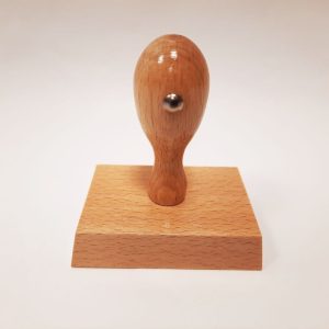 Gummistämpel med trähandtag, storlek 70x50mm